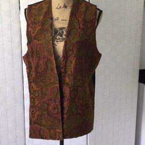 Ann Loy Original Tapestry Vest color green and wine size M. NWOT.   #385